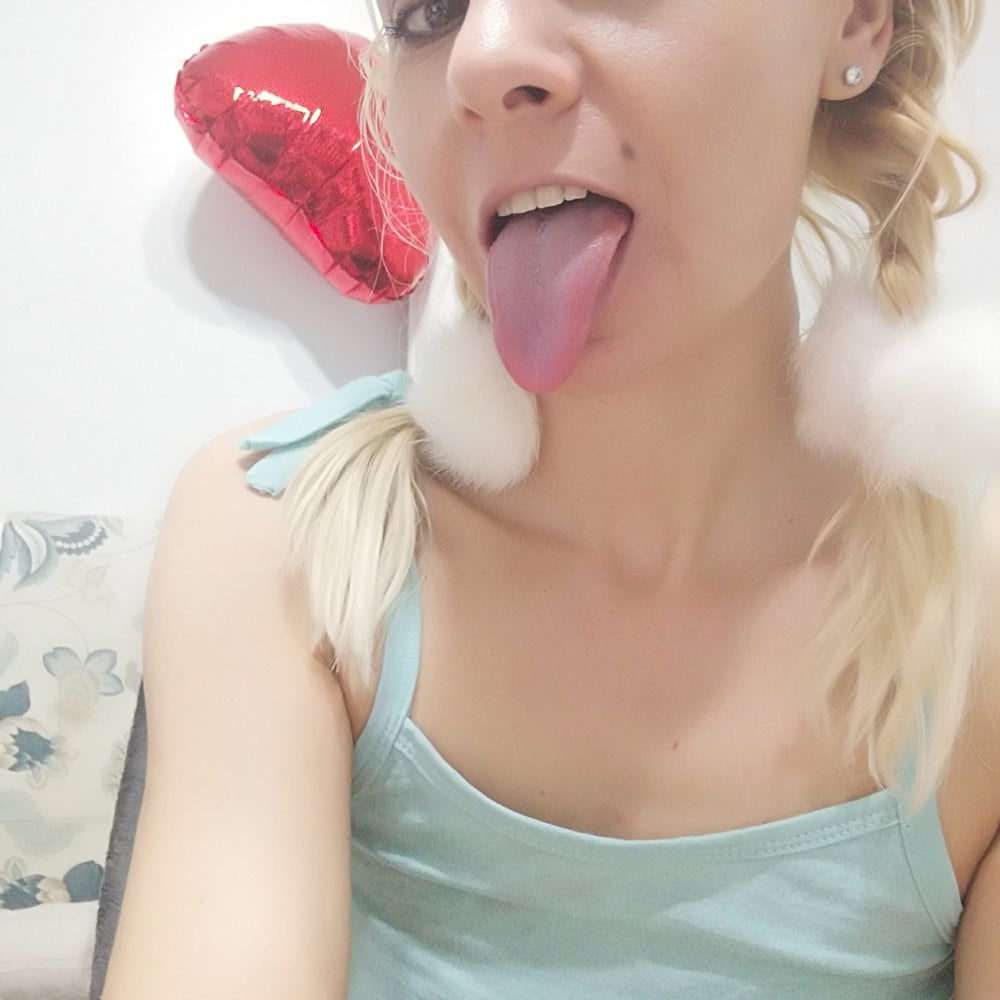 raisawetsx cam model photos at StripChat